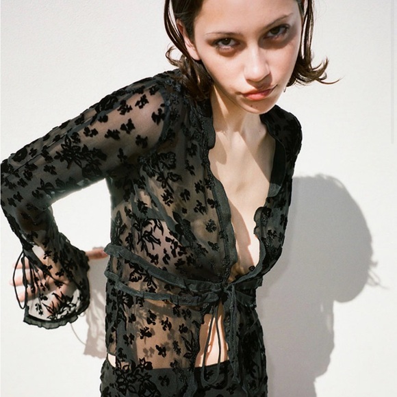 Realisation Par Tops - Realisation Par THE ANAÏS size L Sheer Black Floral Lace Tie-Front Top